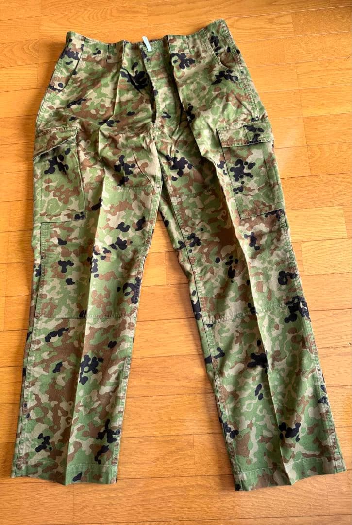 迷彩服セット アウターとパンツ