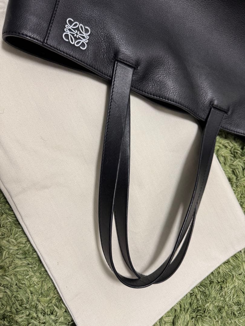 ロエベ イースト ウエスト ショッパー トートバッグ レザー かいとん