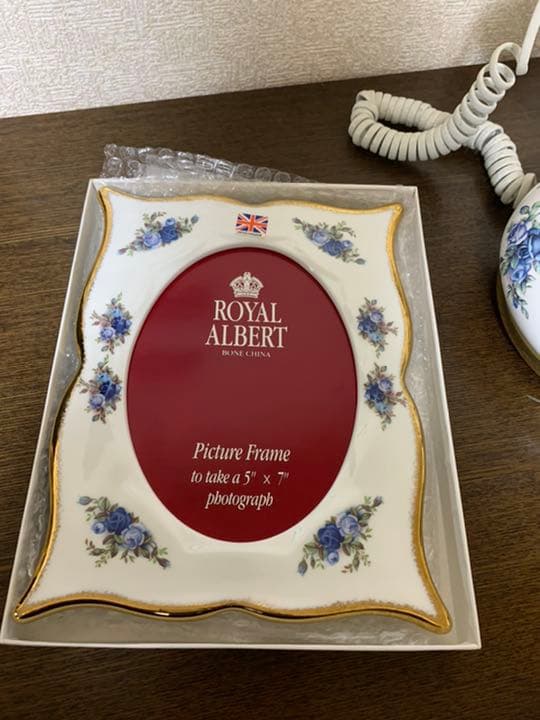 ロイヤルアルバート ムーンローズ　写真縦　大