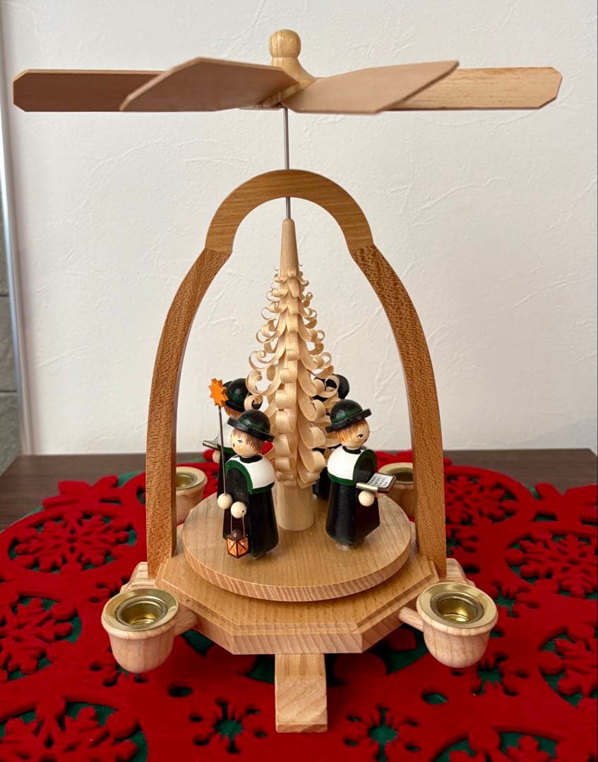 ケーテウォルファルト　クリスマス　聖歌隊　ピラミッド