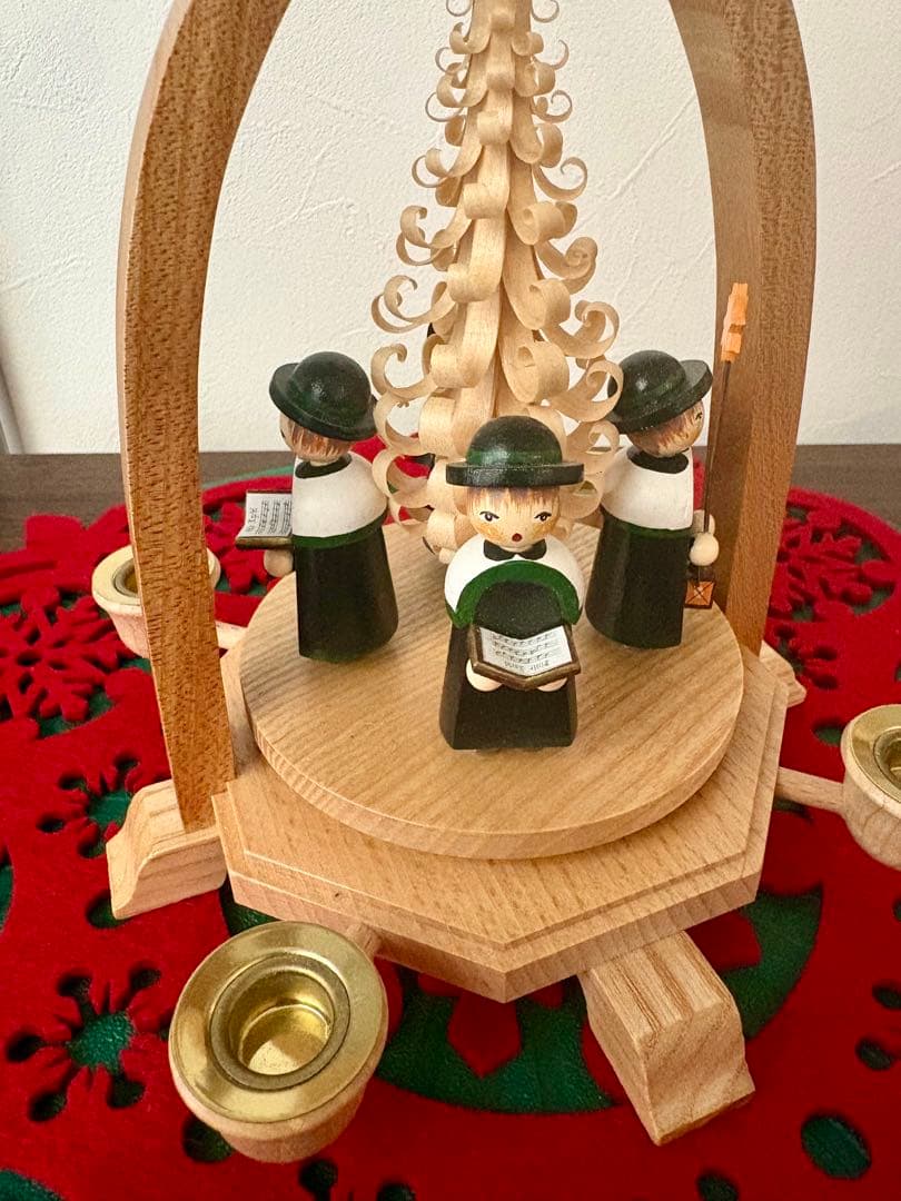 ケーテウォルファルト　クリスマス　聖歌隊　ピラミッド