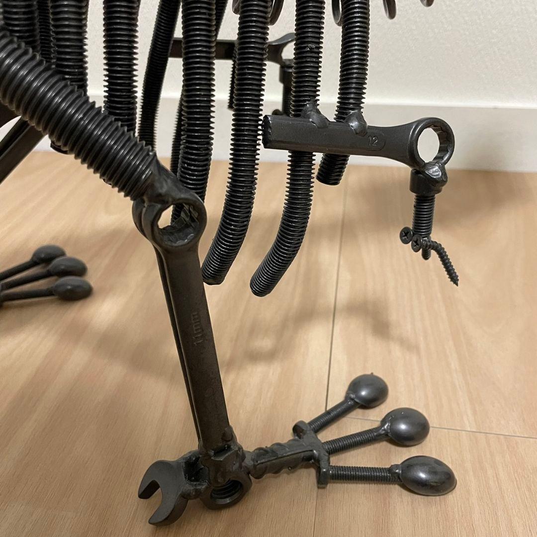 【美品/匿名配送】恐竜(大)　メタルアート　廃材アート　ボルト・ナットアート