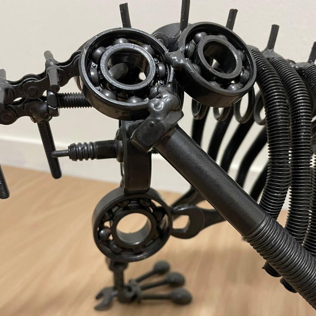 【美品/匿名配送】恐竜(大)　メタルアート　廃材アート　ボルト・ナットアート