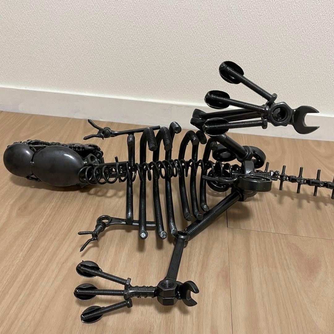 【美品/匿名配送】恐竜(大)　メタルアート　廃材アート　ボルト・ナットアート