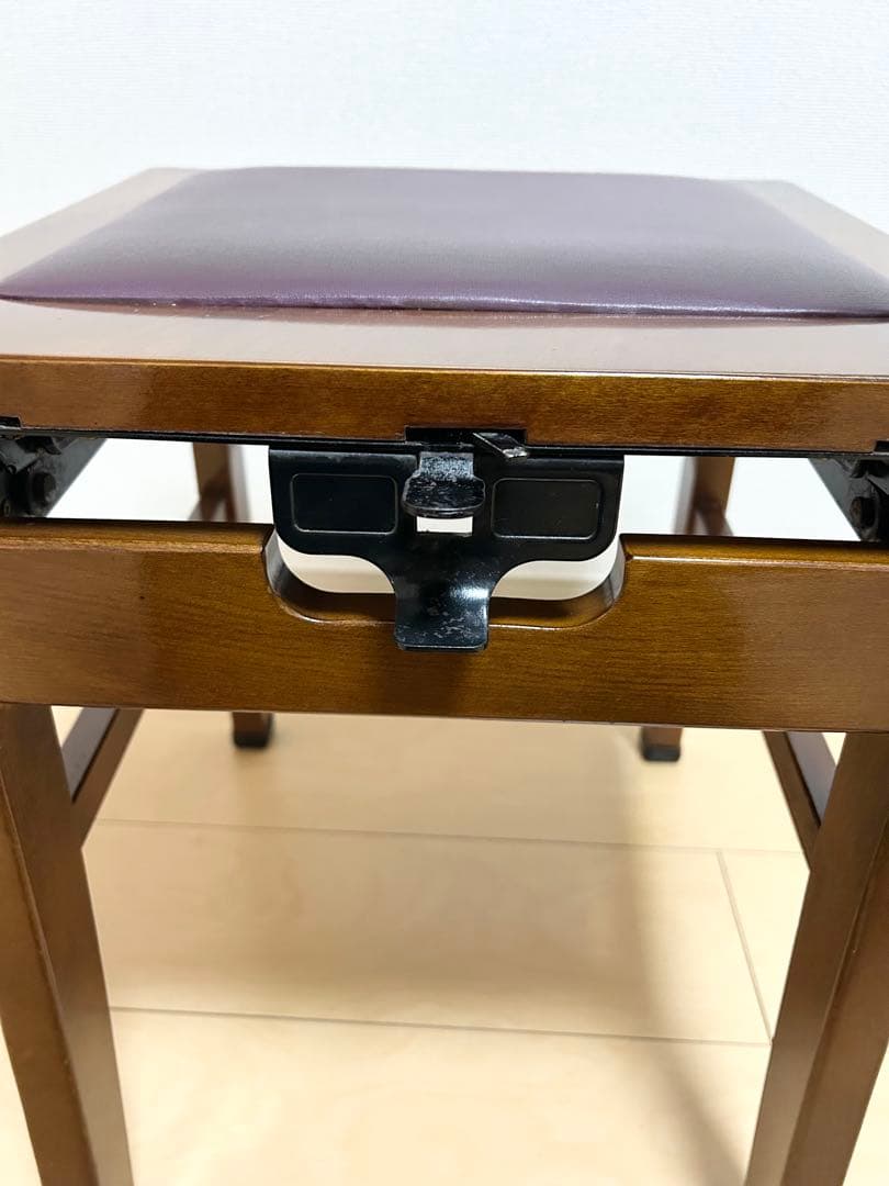 ピアノ　トムソン椅子　木目　茶　ウォールナット