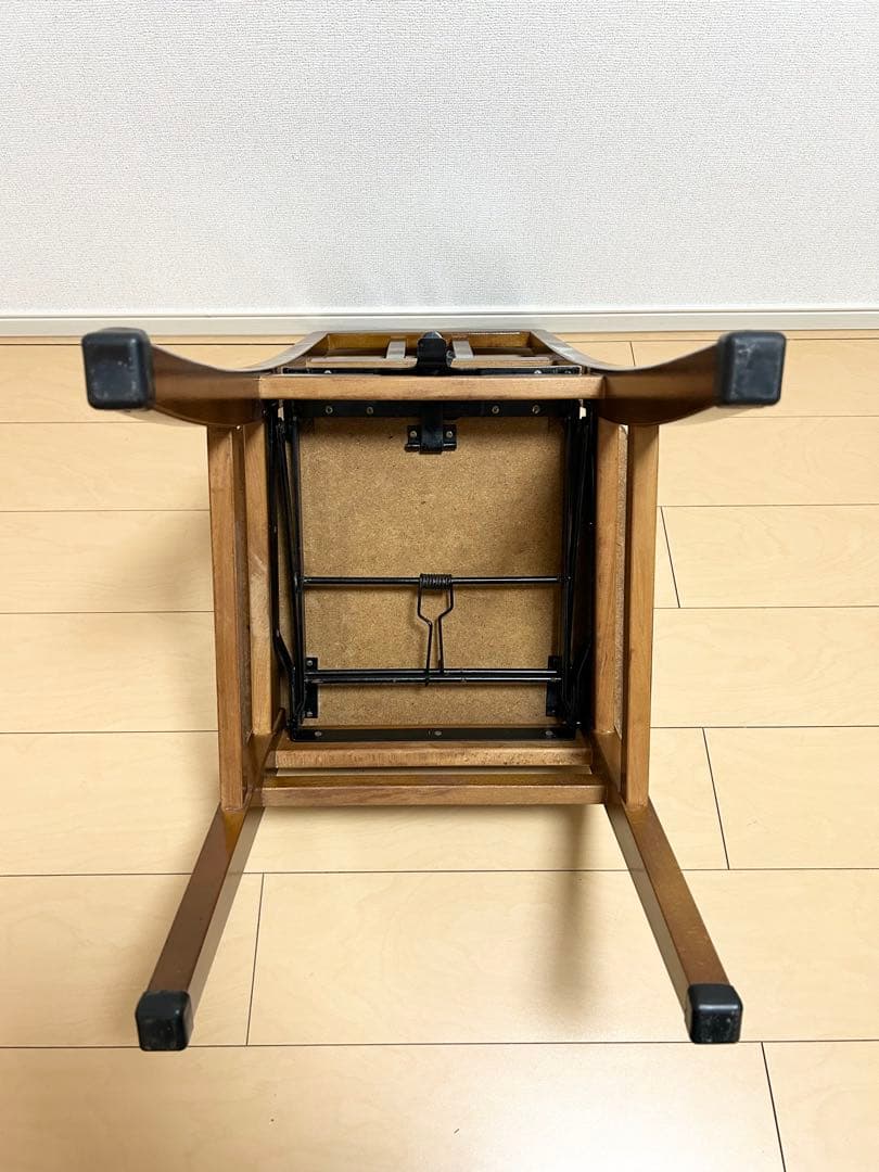 ピアノ　トムソン椅子　木目　茶　ウォールナット