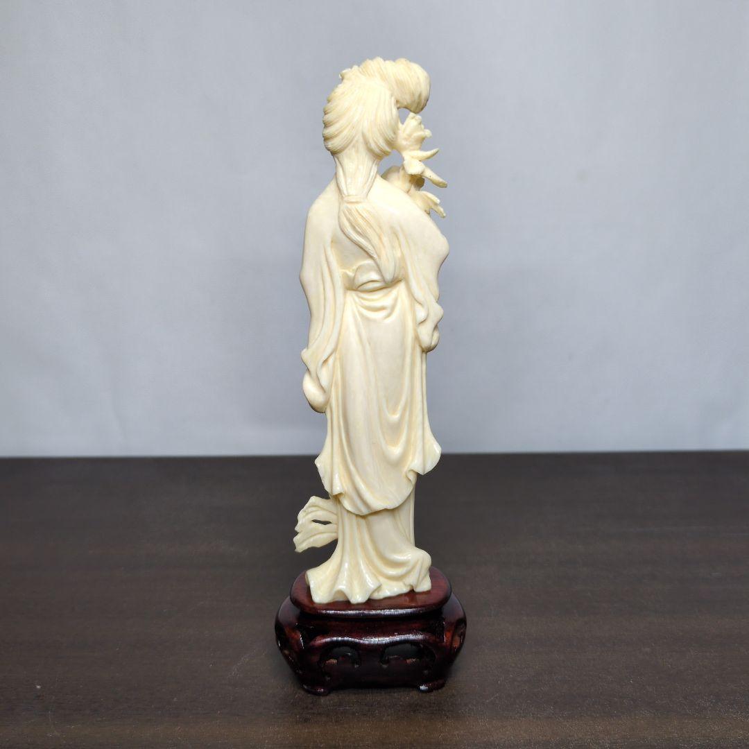 カ*ン様 東洋彫刻 美人像 置物 高さ約18cm