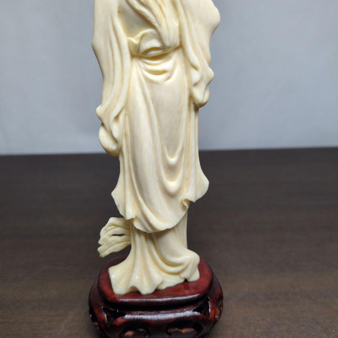 カ*ン様 東洋彫刻 美人像 置物 高さ約18cm