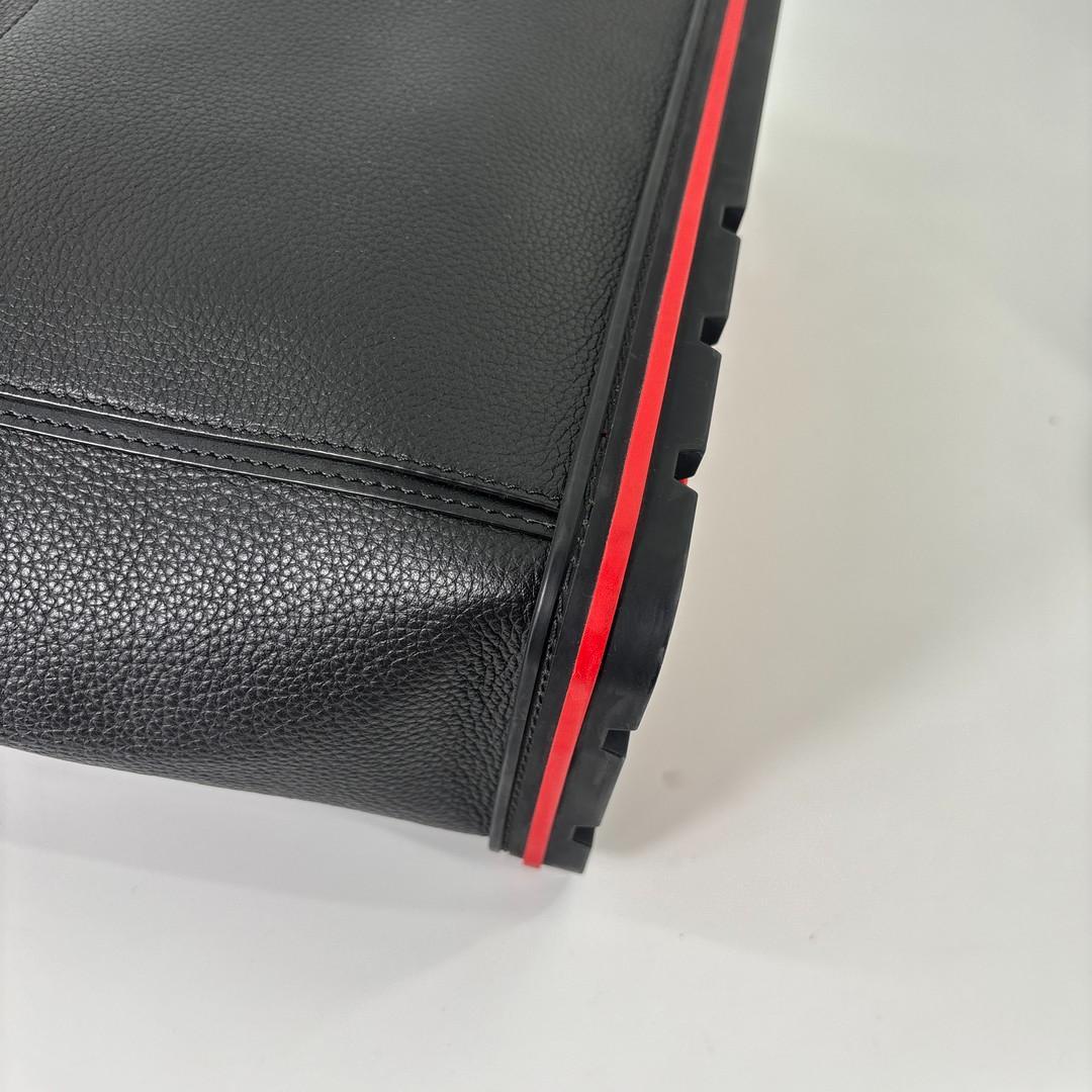 未使用 クリスチャン ルブタン カバイカー トートバッグ メンズ ブラック 黒