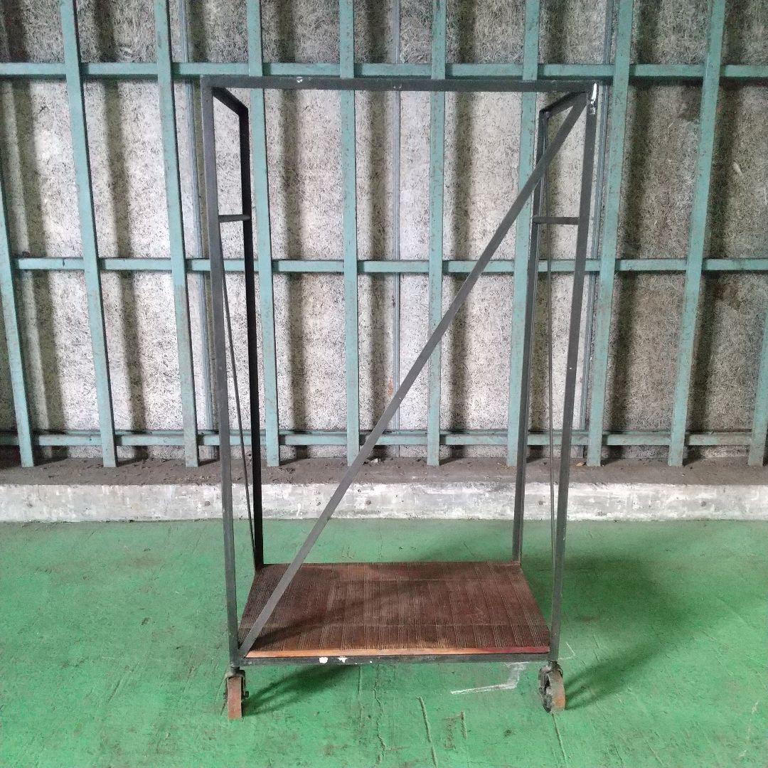 海外製 インダストリアル アイアンラック キャスター付き 店舗什器