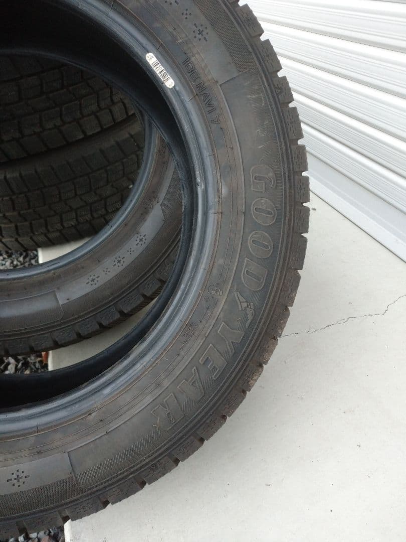 子柏薫 です。YEAR ICE NAVI7 205/60R16 92Q