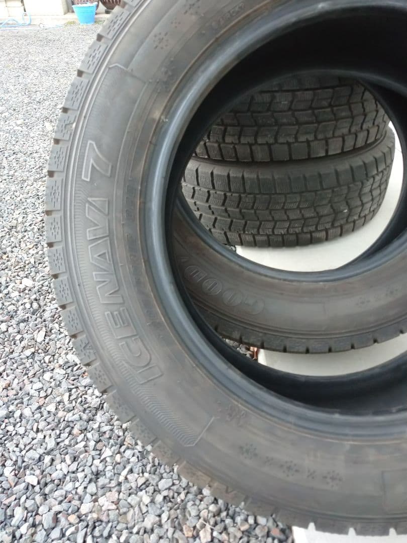 子柏薫 です。YEAR ICE NAVI7 205/60R16 92Q