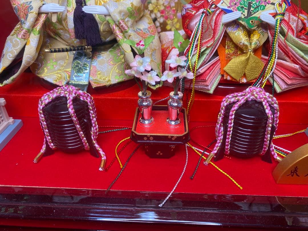 東京久月　雛人形　親王飾りガラスケース入り・間口約４４×奥行約２９×高さ約３２㎝