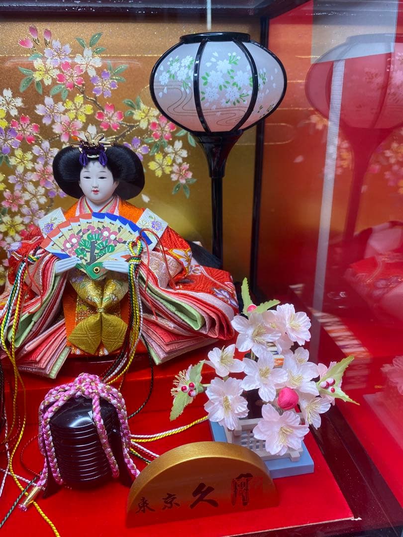 東京久月　雛人形　親王飾りガラスケース入り・間口約４４×奥行約２９×高さ約３２㎝