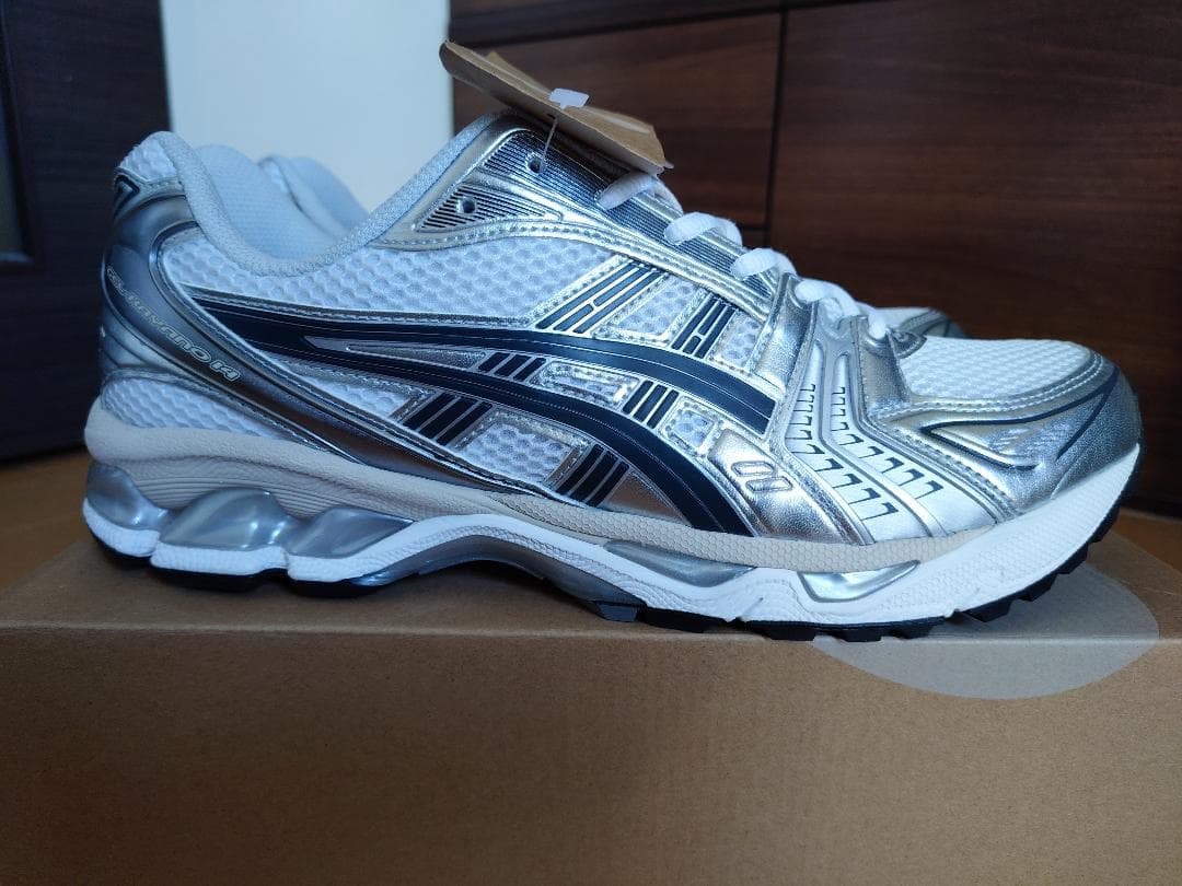 靴 ASICS GEL-KAYANO 14 WHITE/GRAPHITE GREY