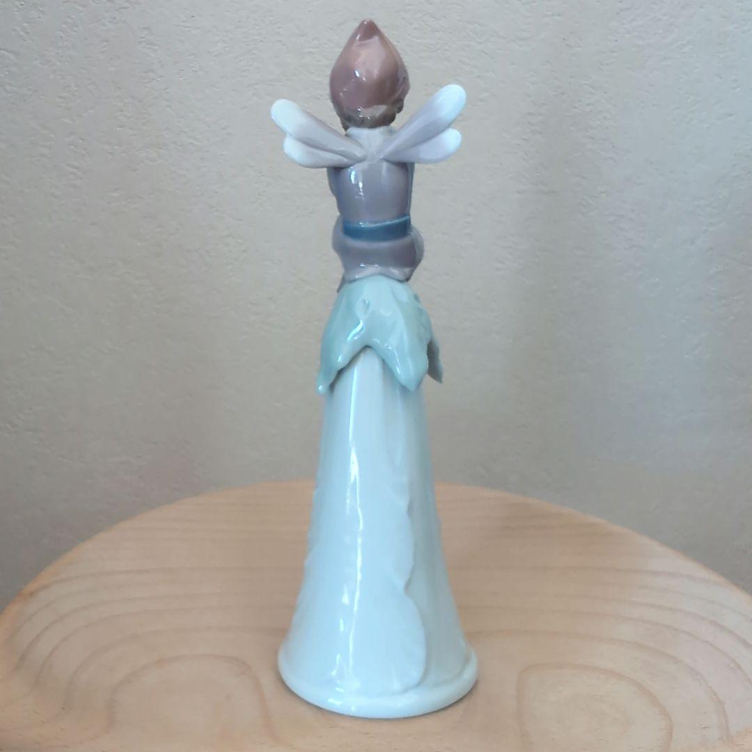 リヤドロ ベル型の天使像（エンジェルベル）磁器フィギュリン(置物)
