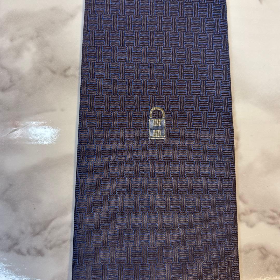 【極美品✨】HERMES ネクタイ　ネイビー　ファソネ　鍵　紺　刺繍