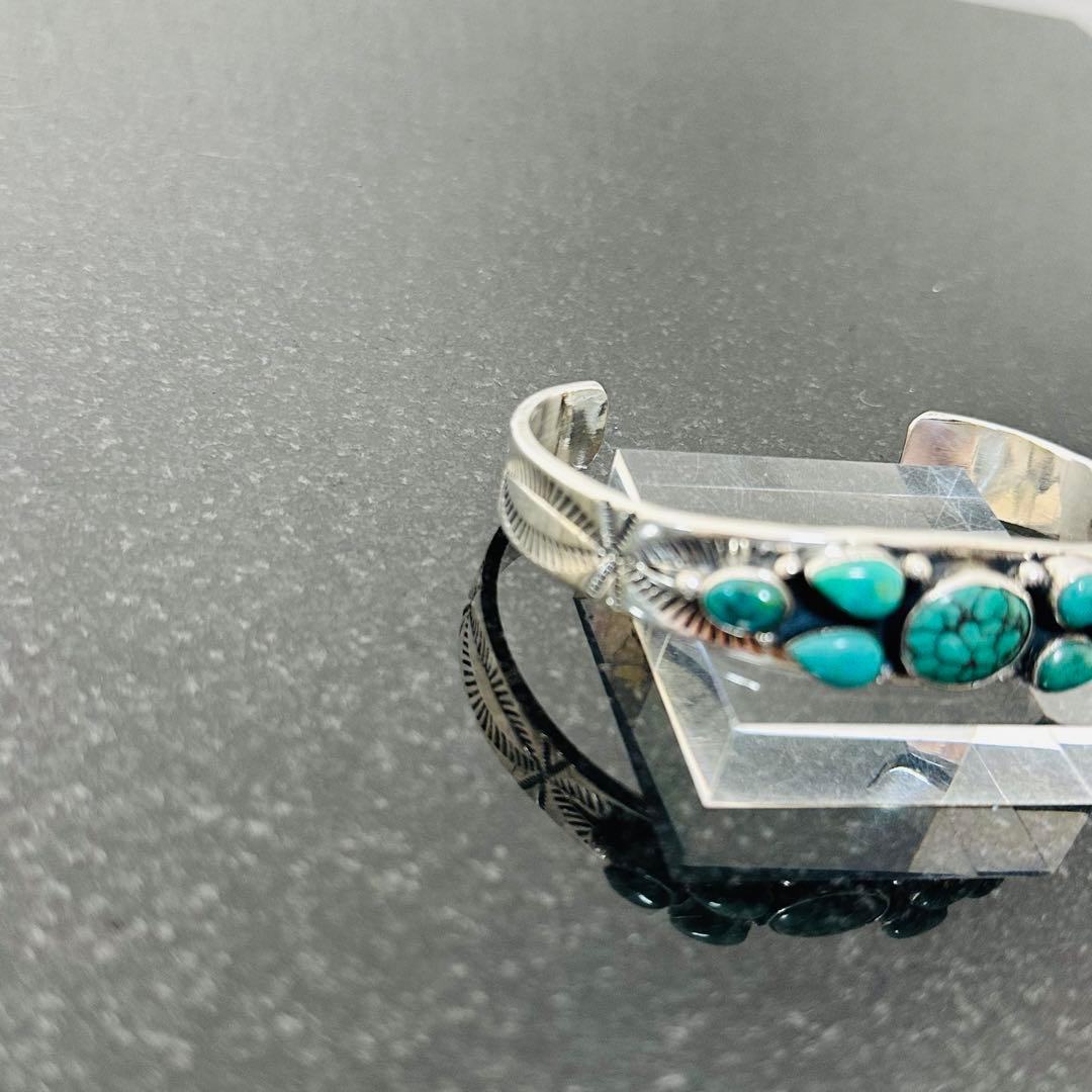 NAVAJO ナバホ Endito ターコイズクラスター装飾 シルバーバングル