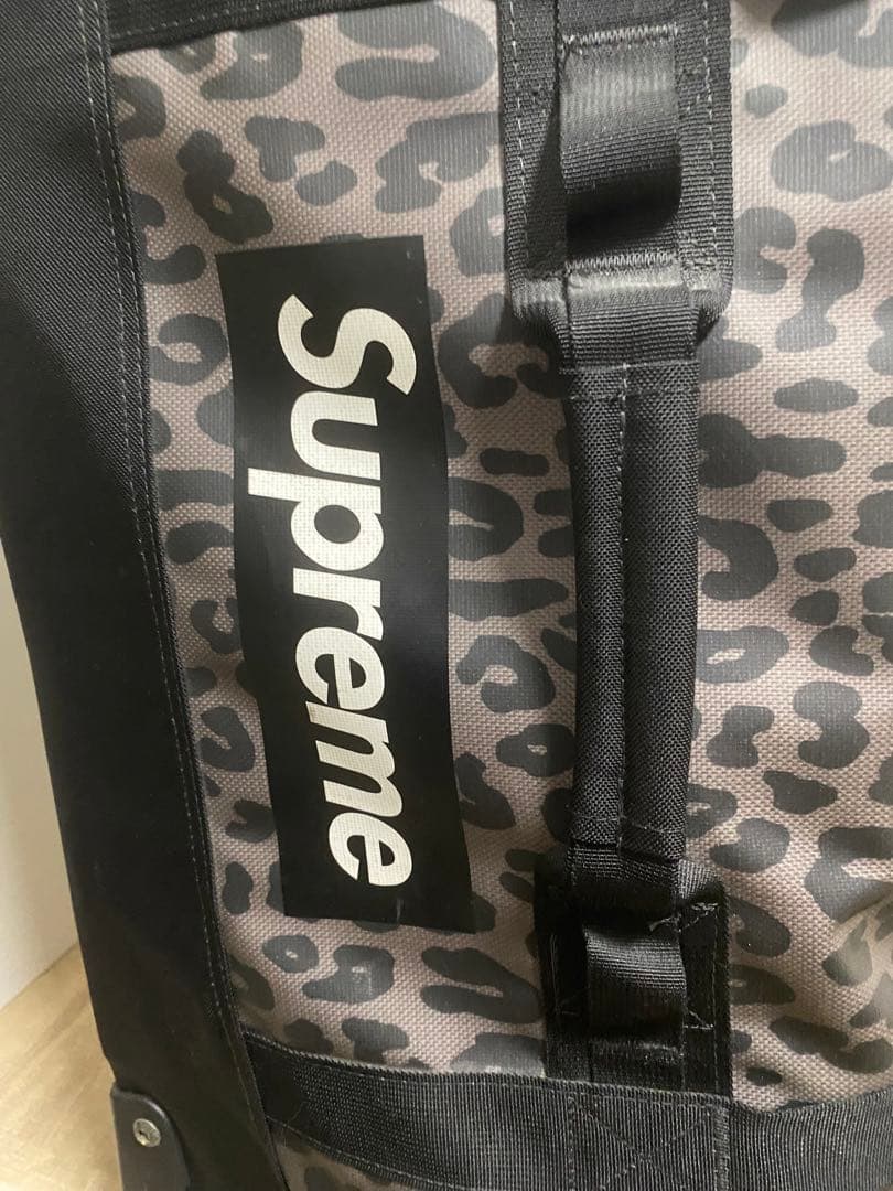 SUPREME × THE NORTH FACE キャリーバッグ