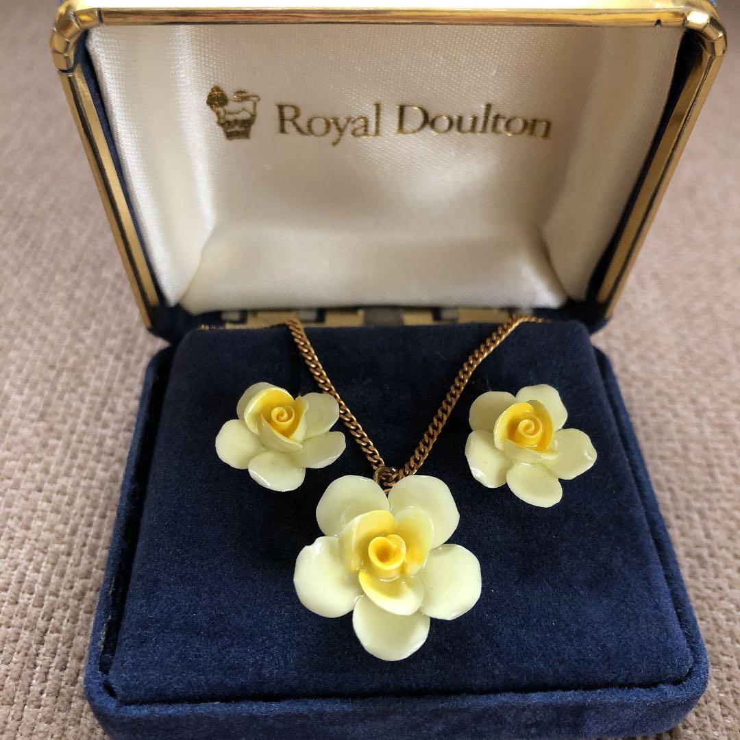 ビンテージ ロイヤルドルトン ネックレス イヤリング 花 モチーフ 蚤の市