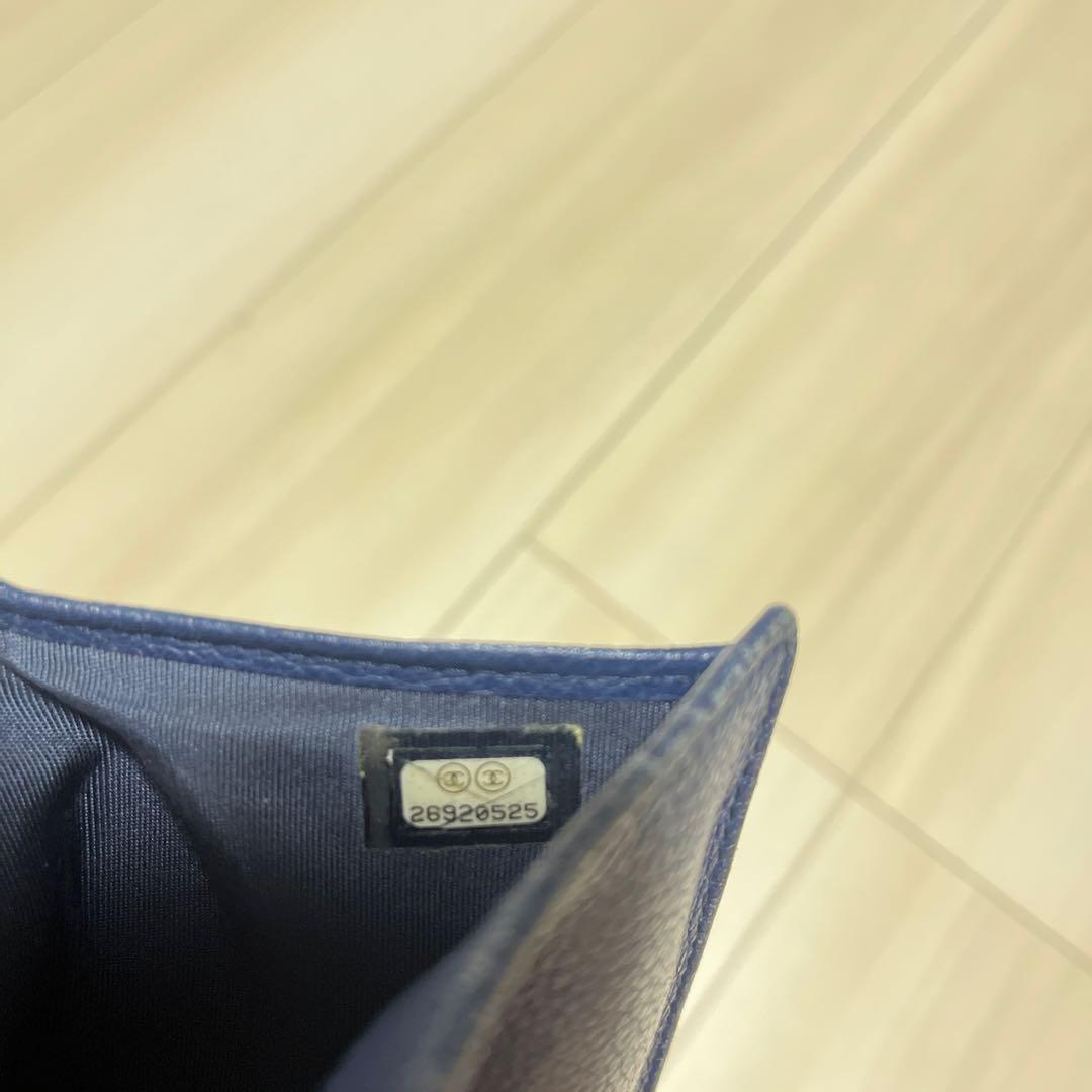 シャネル　二つ折り財布　ギャランティーカード付き