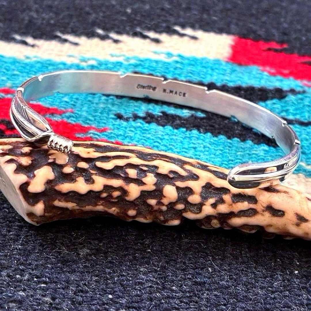 なぎ☆ ハーヴィーメイス　　フェザー　シルバーバングル　②