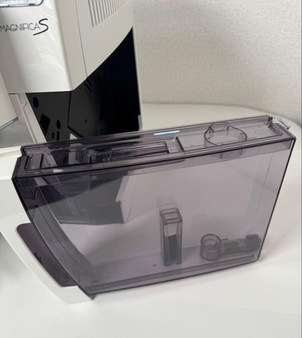 DeLonghi MAGNIFICA S ホワイト ECAM23120