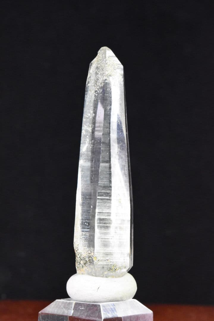 ガネーシュヒマールラパ産 角閃石、クローライト入りタンドリックツイン