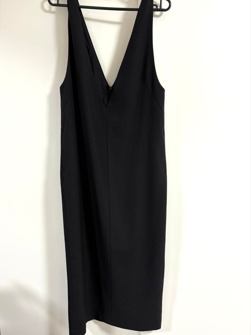 ノーブル　ストレートVネックワンピース　36