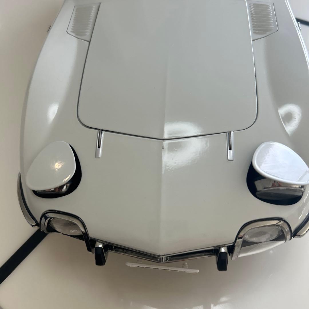 貴重なトヨタ 2000GT 1/8スケール完成版 コレクション価値のあるモデル