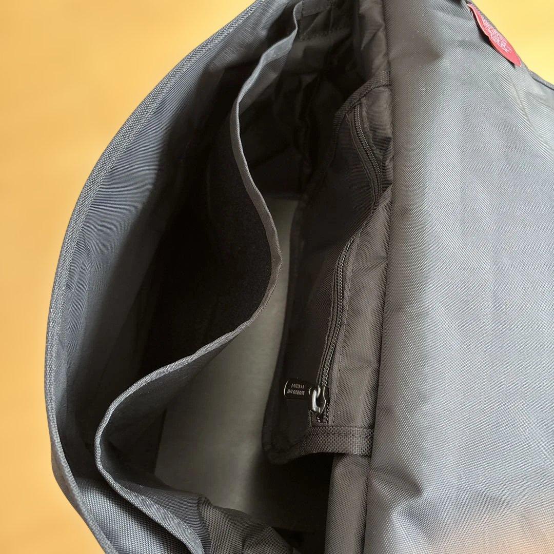 Manhattan Portage ブラック メッセンジャーバッグ