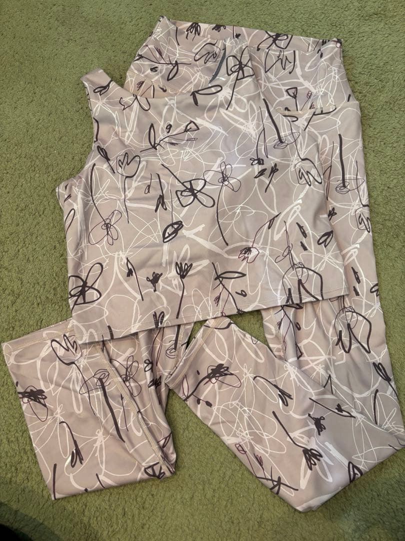 Sukala ヨガウェア　上下セット　ピンク