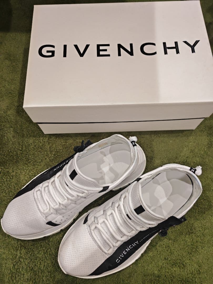 k1518　GIVENCHY ホワイト ブラック スニーカー　43