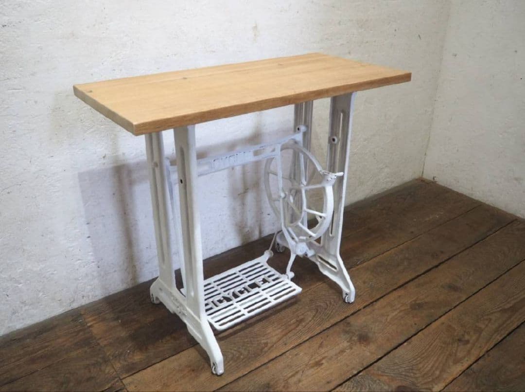 1065 白ペンキのミシンテーブル　デスク　学習机　レトロ　ビンテージ