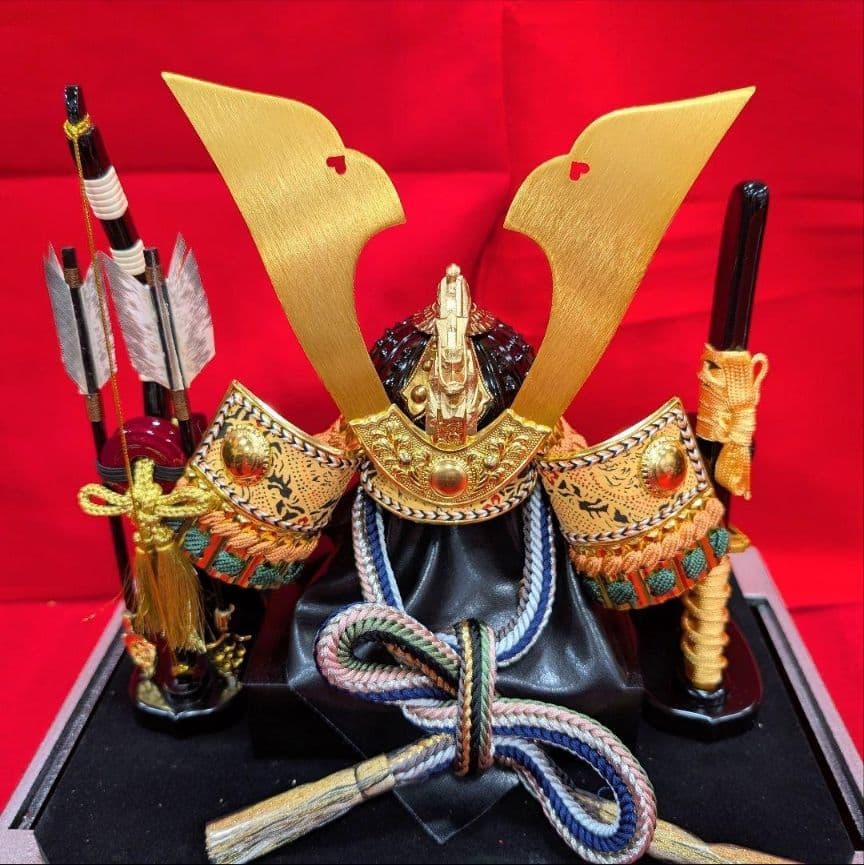 五月人形 兜飾り アクリルケース 六角変形 龍 縁起 銀色 シルバー 子どもの日