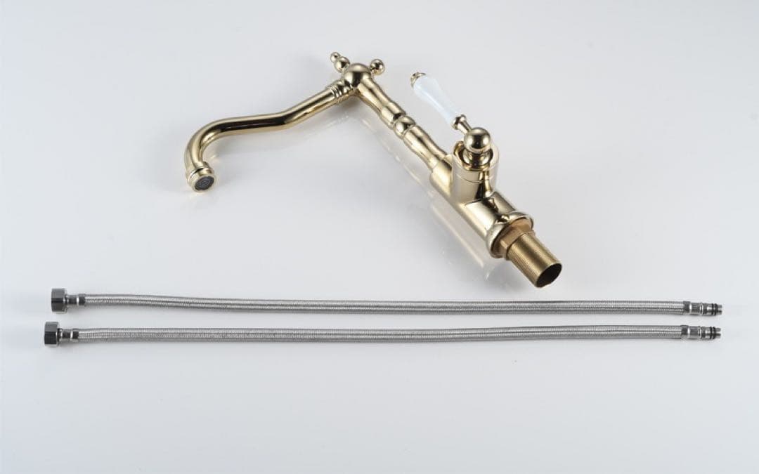 キッチンシンクの蛇口、ソリッド真鍮シングルハンドルキッチン蛇口