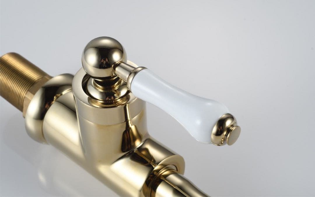 キッチンシンクの蛇口、ソリッド真鍮シングルハンドルキッチン蛇口