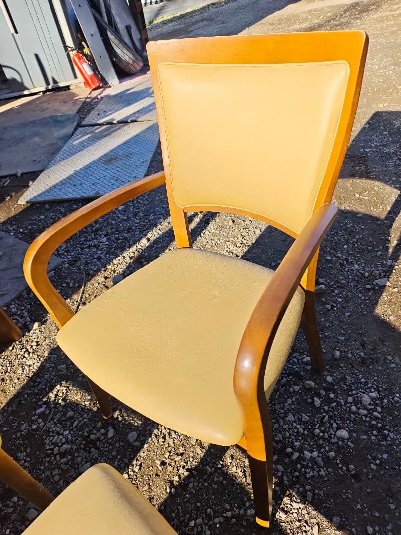 カリモク木製ダイニングテーブルと椅子6脚セット