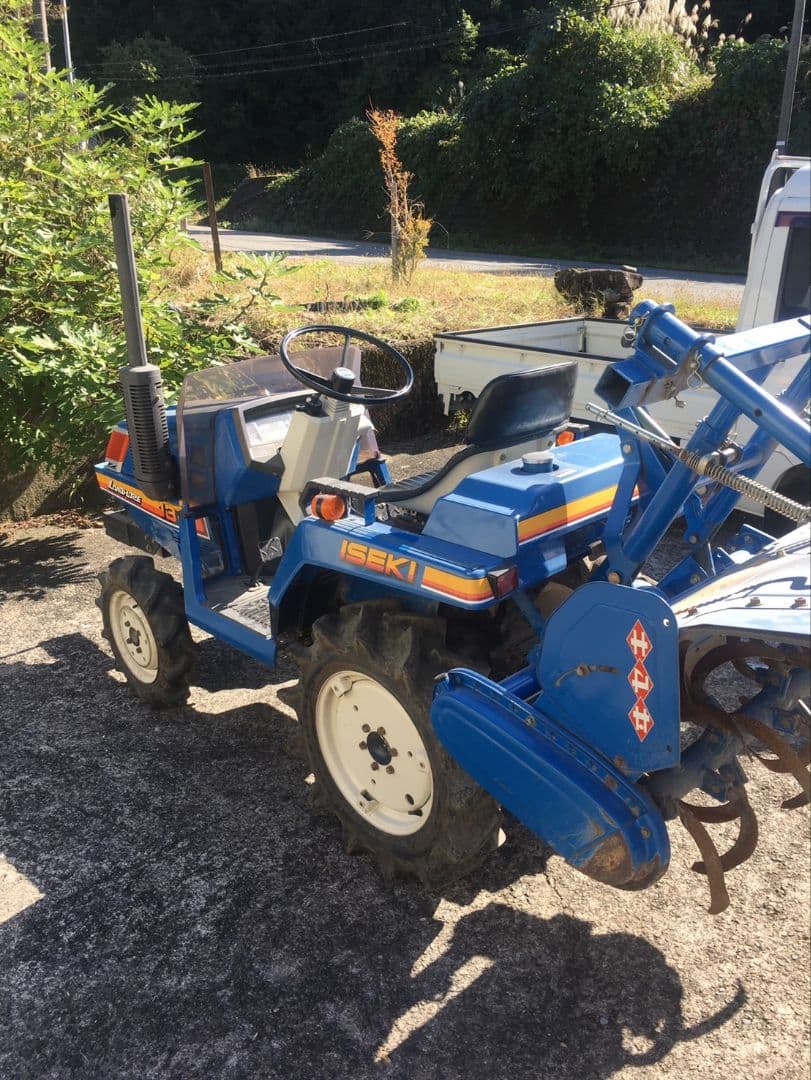 イセキ　TU130F型　トラクター　13馬力　中古品。