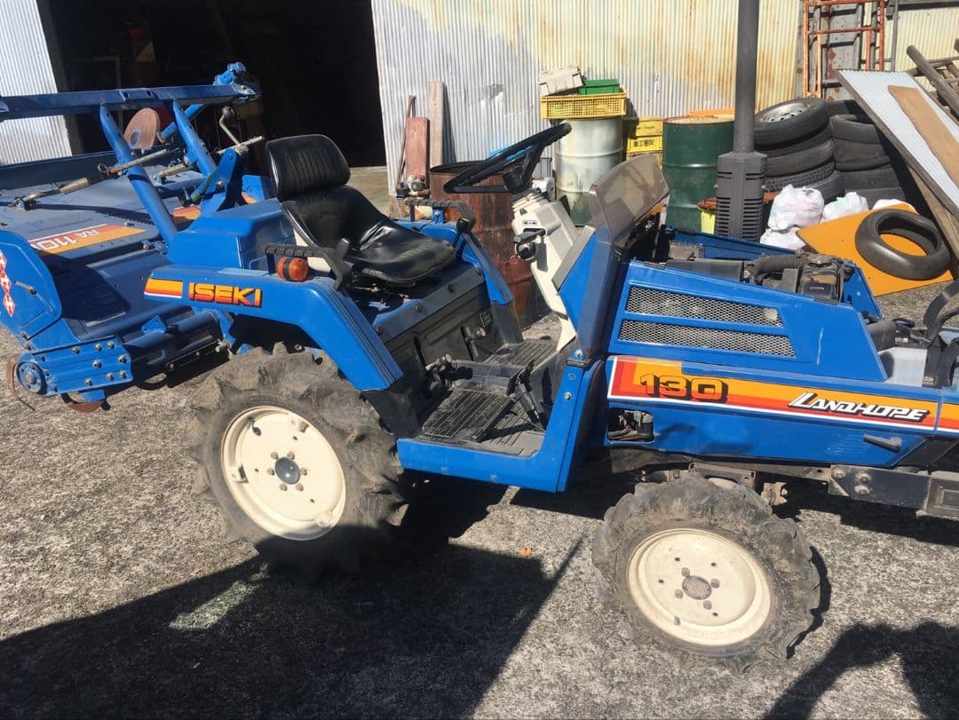 イセキ　TU130F型　トラクター　13馬力　中古品。