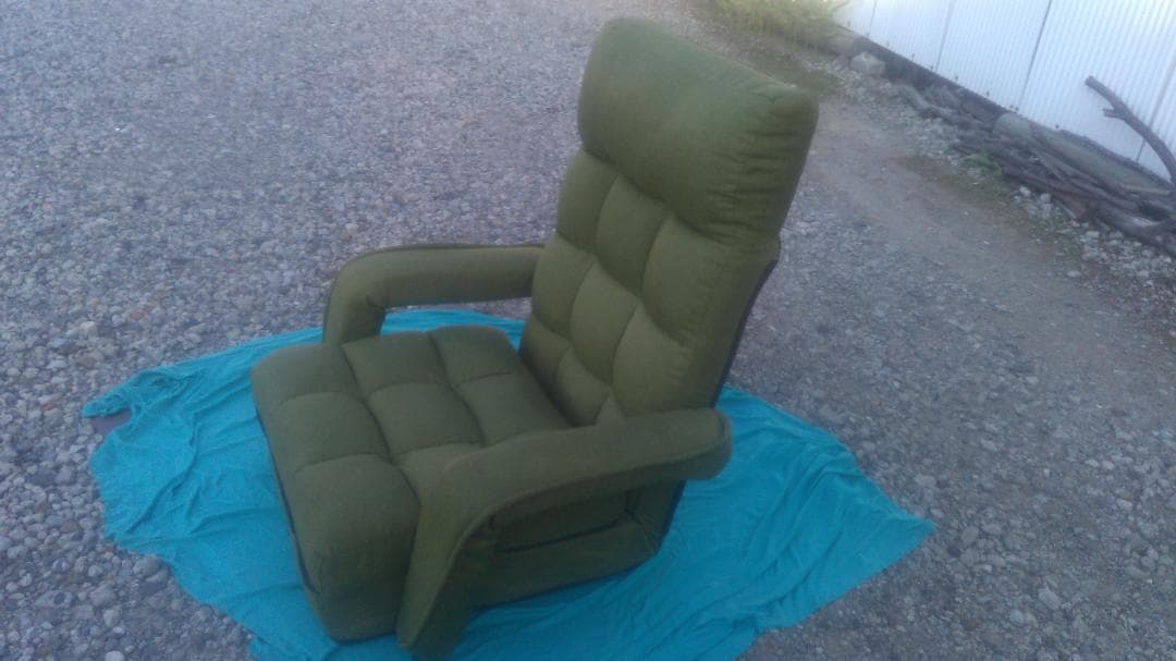 四段階リクライング　黄緑　若草色　座布団外せる　肘掛付　埼玉北部引取可　発送も可
