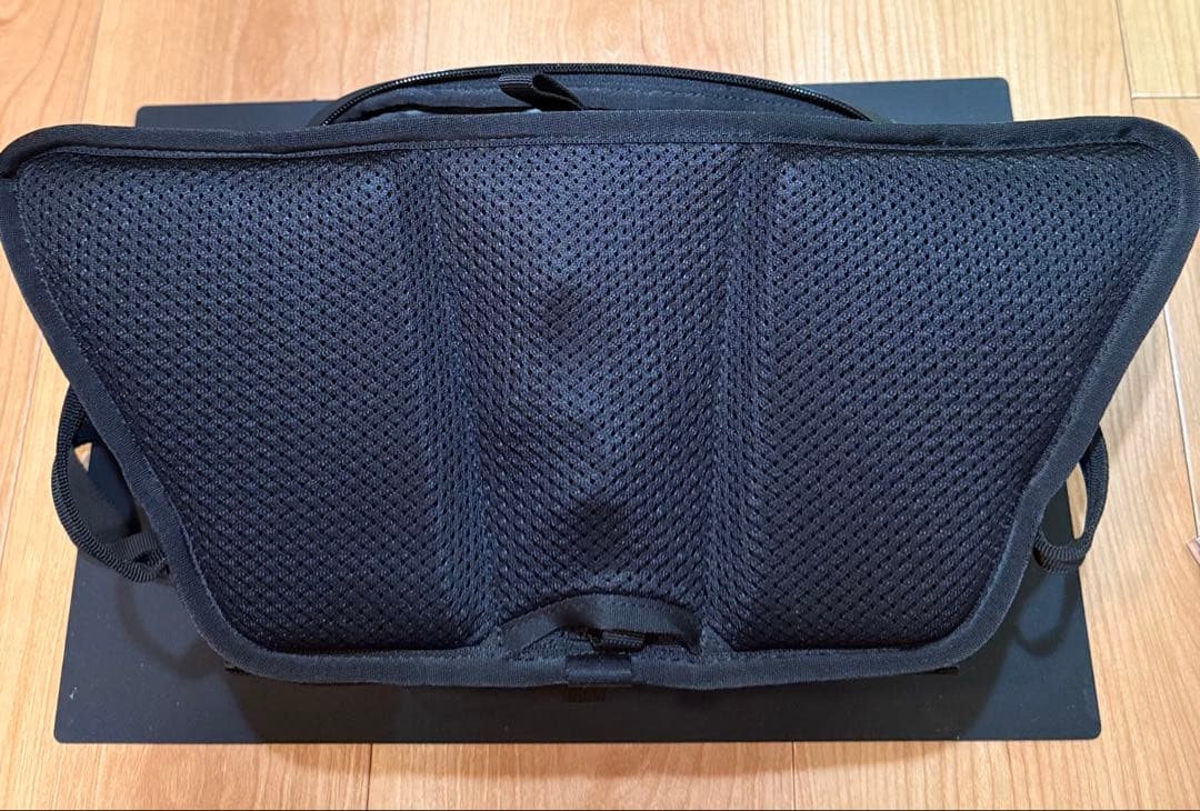 カメラバッグ　WANDRD ROGUE SLING 6L グリーン