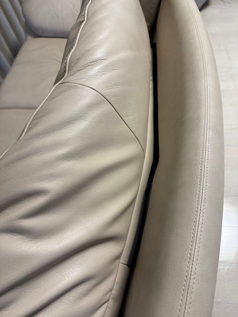 【送料込み】カリモク ZT8312レザー 2人掛けソファ（使用に問題なし）