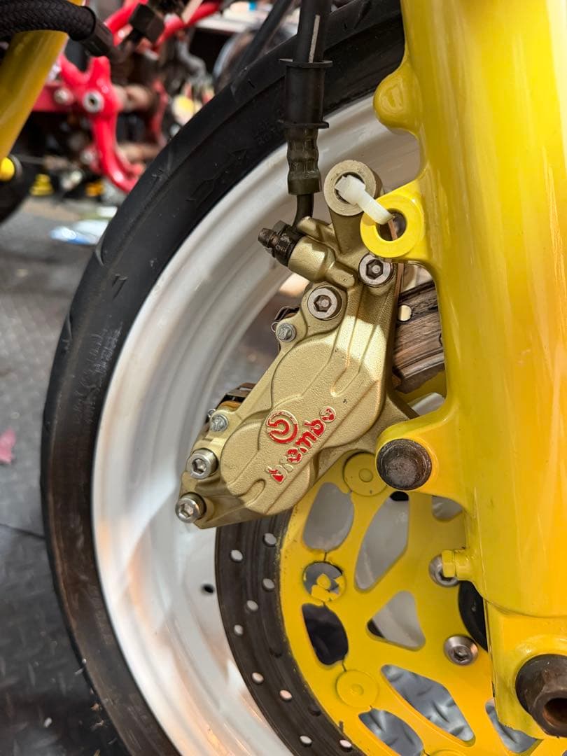 Brembo フロントブレーキ左右
