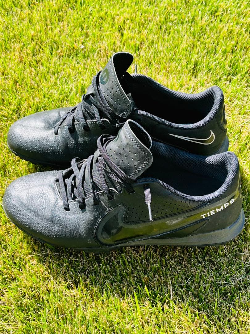 Nike Tiempo ブラック トレーニングシューズ