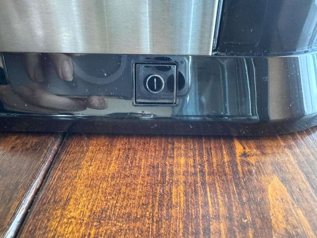 デロンギ デディカ エスプレッソ・ カプチーノメーカー　EC680M