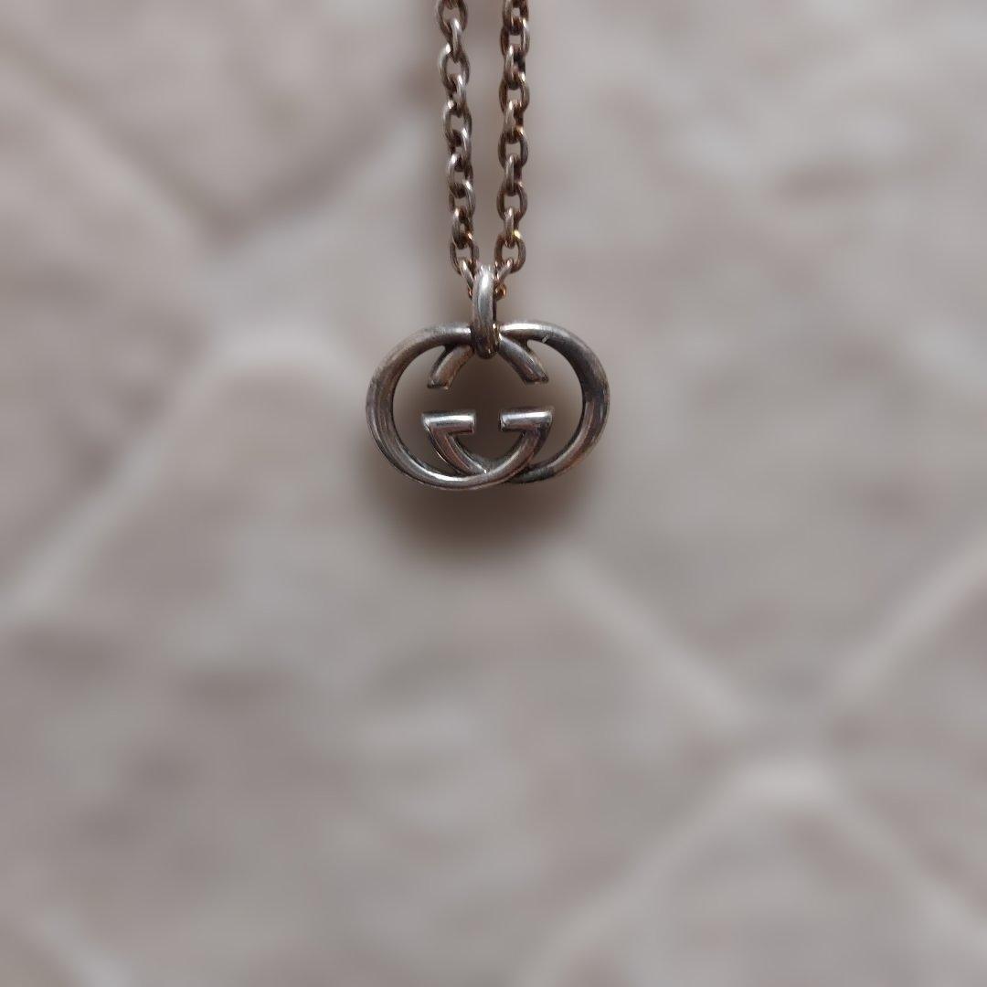 GUCCI ダブルGロゴ ネックレス シルバー　箱つき