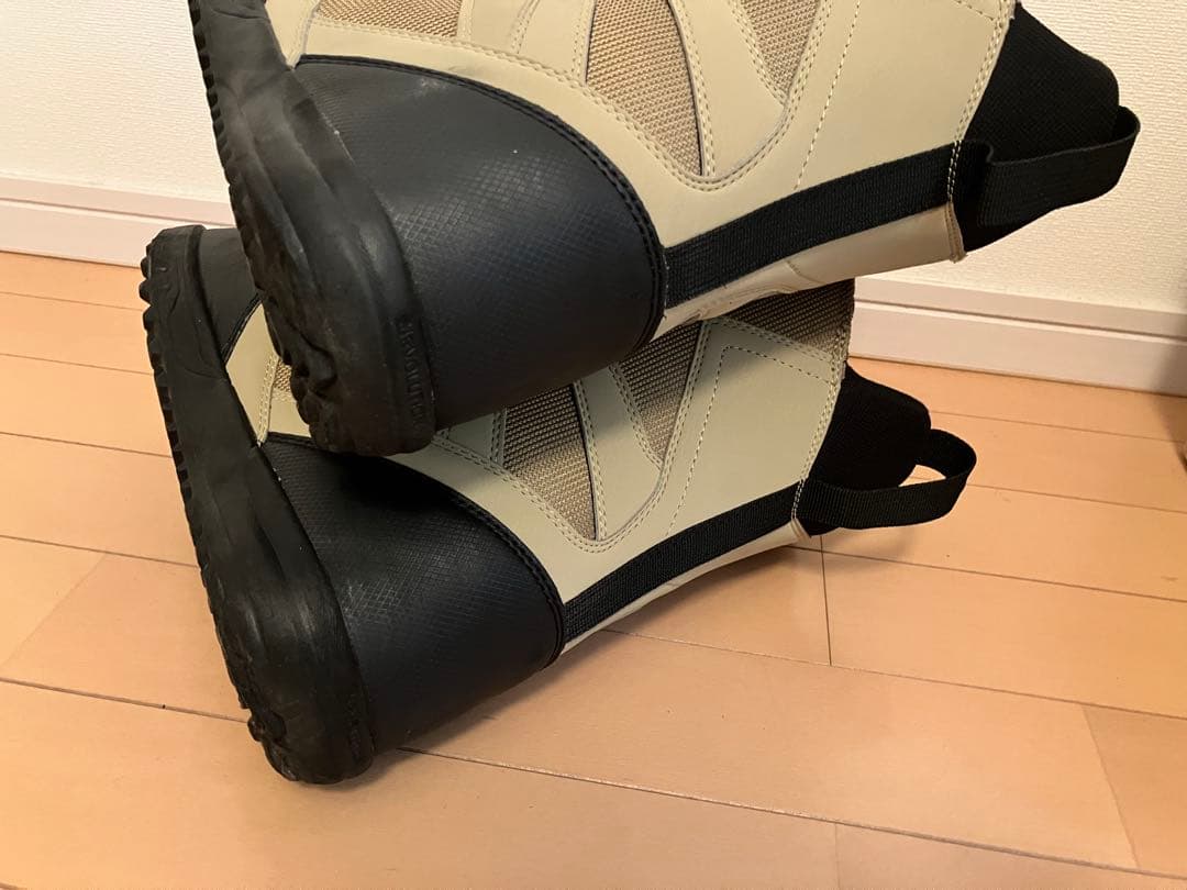 シーズン終盤thirtytwo スノボブーツ BOAシステムダブルBOA US8