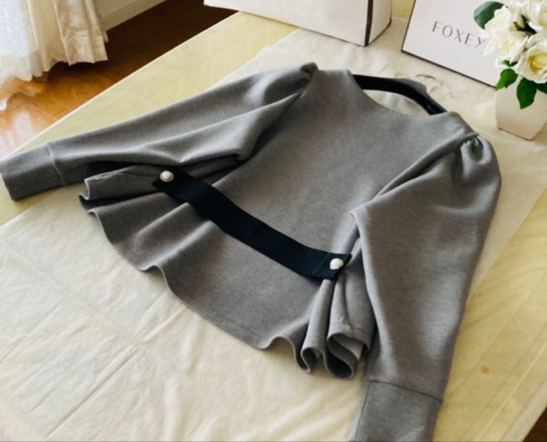 フォクシー デイジーリン Top Elegant Back Flare