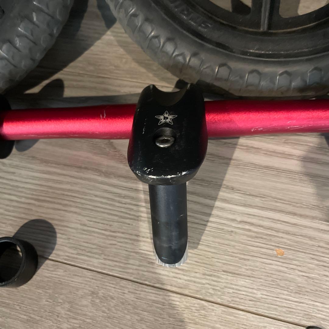 ストライダー　パーツ　サドル　ハンドル　タイヤ